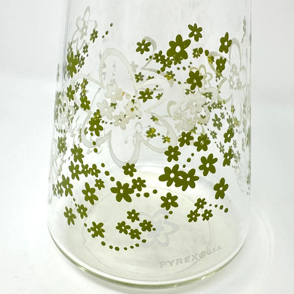 Pyrex Crazy Daisy Spring Blossom Juice Carafe Pitcher w Lid Green & White *Read